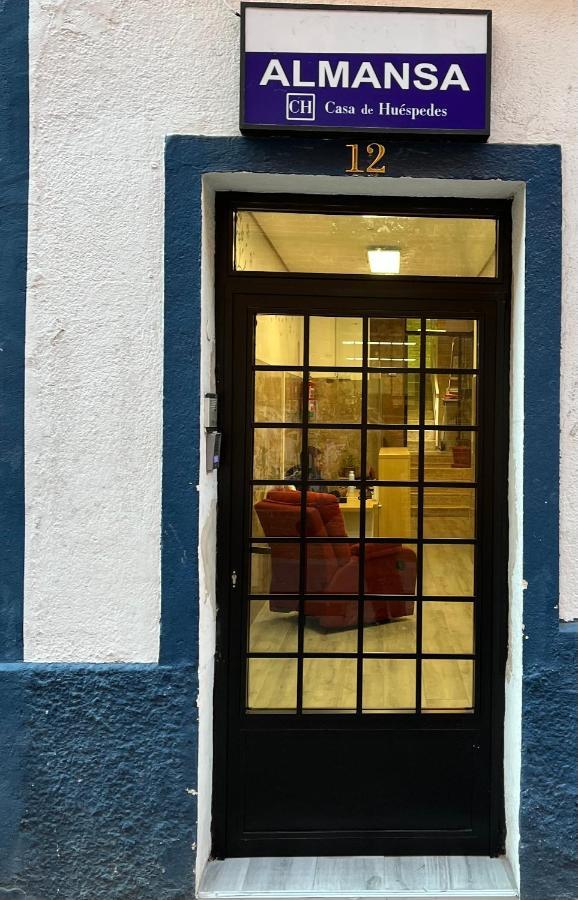Hotel Casa De Huespedes Almansa Madrid Exteriér fotografie