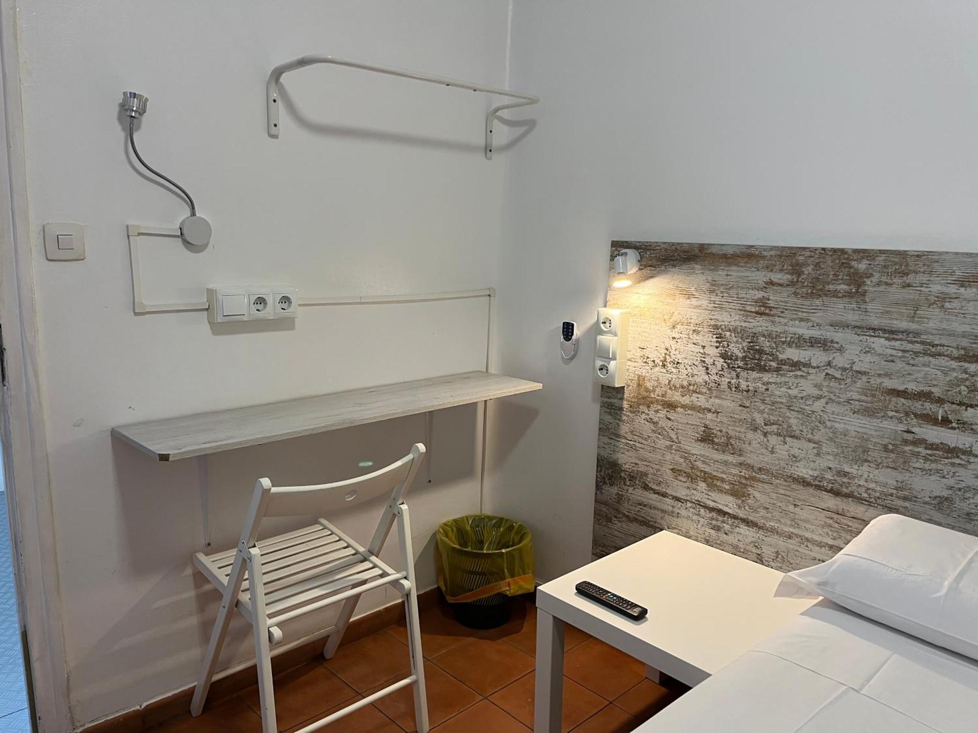 Hotel Casa De Huespedes Almansa Madrid Exteriér fotografie